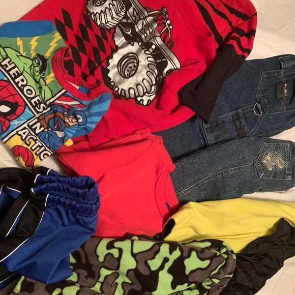 A Lot 8-10 Piece or 5lbs size 5T Boys Clothing Bundle - Picture 1 of 4